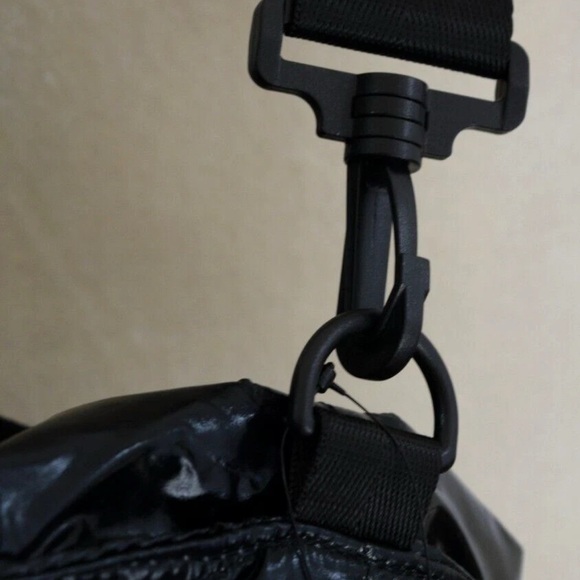 Stylish Black Travel Quilted Shoulder or crossbody Bag Tote Light - Picture 6 of 10